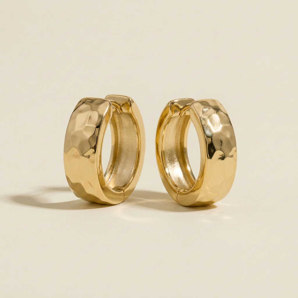 Continuous Paola hoops on cream background